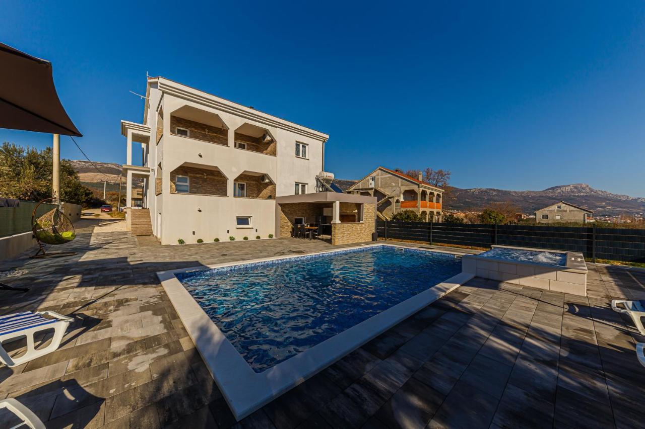 Villa Lamarin Каштела Екстер'єр фото